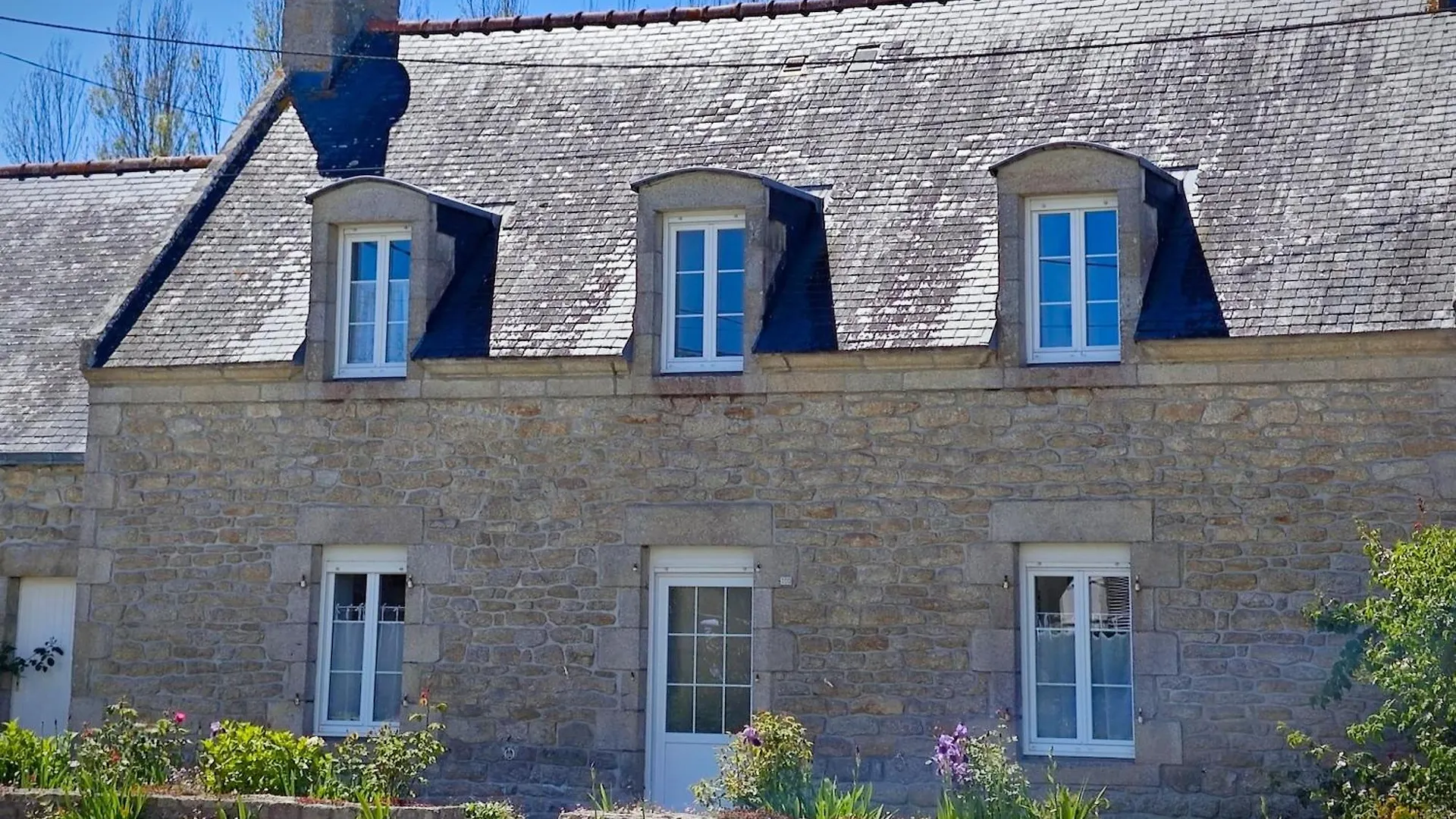 Hébergement de vacances Charmante Longere Bigoudene Penmarcʼh